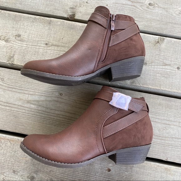 NWOT || Top Moda Brown Ankle Boots - Picture 2 of 9